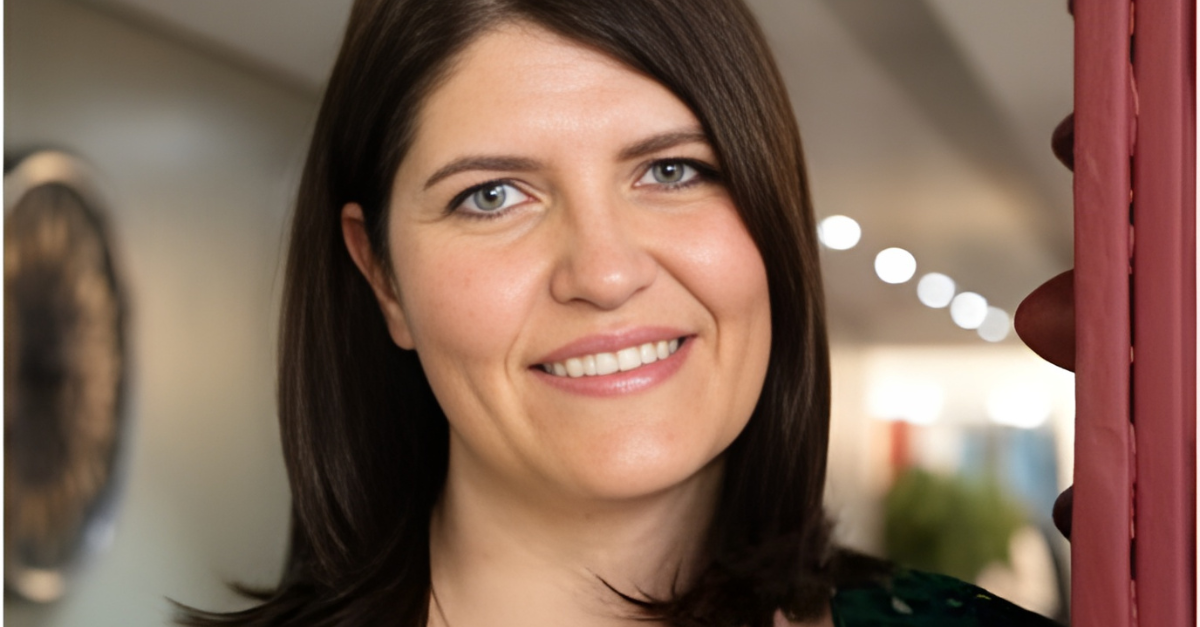 Crystle Pearce, VMA group recruiter on blog Things Friends Should Know